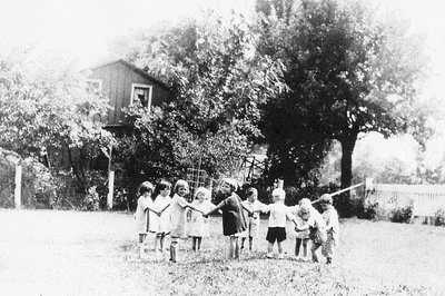 Children playing at Bronte Fresh Air Home