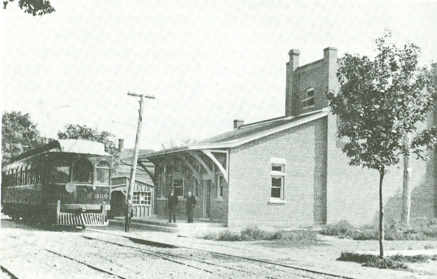 Radial Car at Station. Courtesy of the Oakville Historical Society