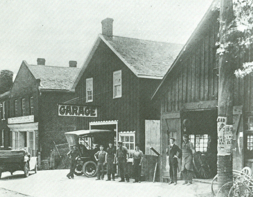 Wm. Whitaker & Sons Garage. Courtesy of the Oakville Historical Society