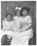 Emelda Beeler Chisholm with Juliet and Hazel Chisholm